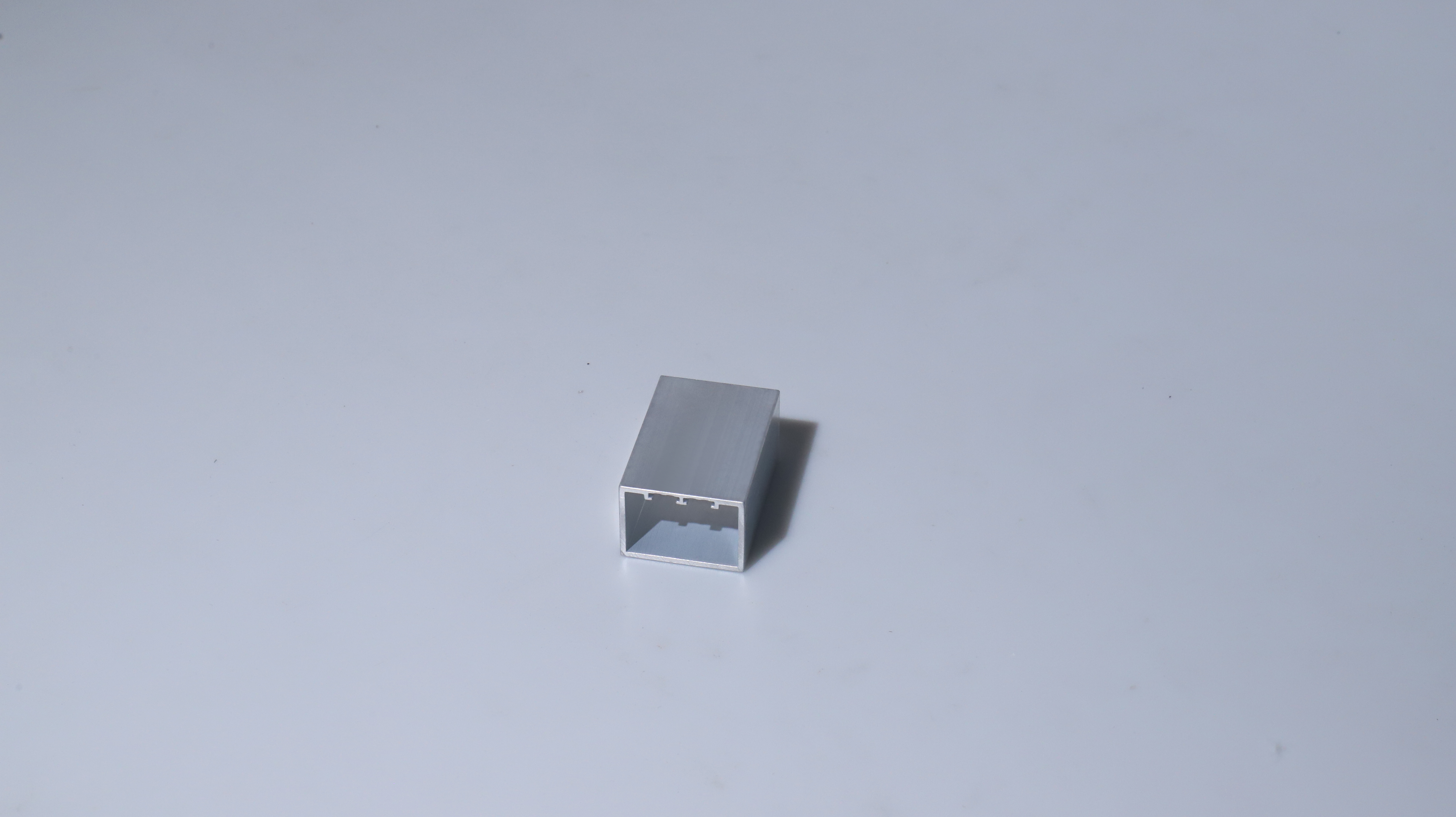 铝壳
